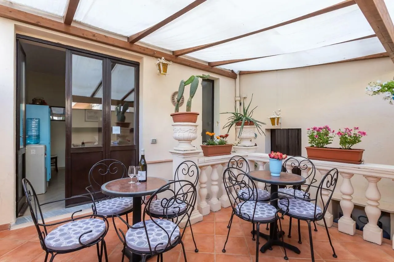 B&B Villamari Alghero Bed & Breakfast